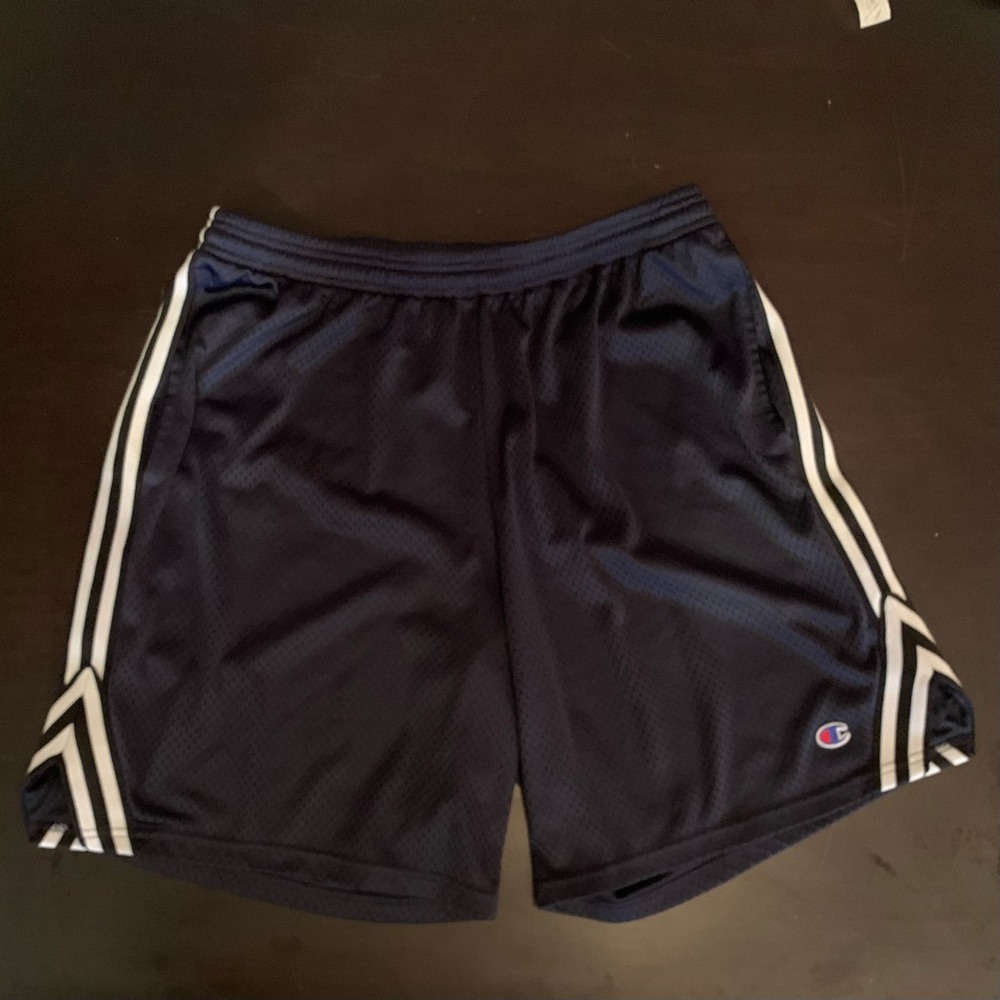 Men's Large athletic shorts with drawstring.